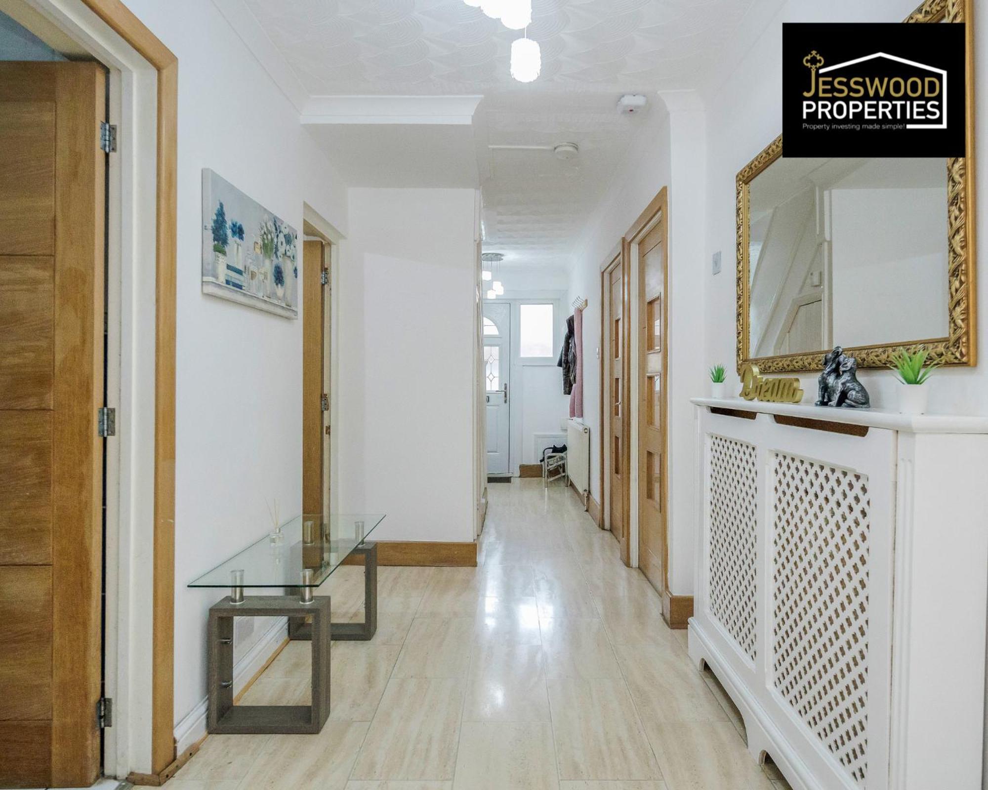 Large 6 Bedroom Contractor House By Jesswood Properties Shortlets For Groups, Business And Leisure With Free Parking, Wifi And Pool Table Лутон Экстерьер фото
